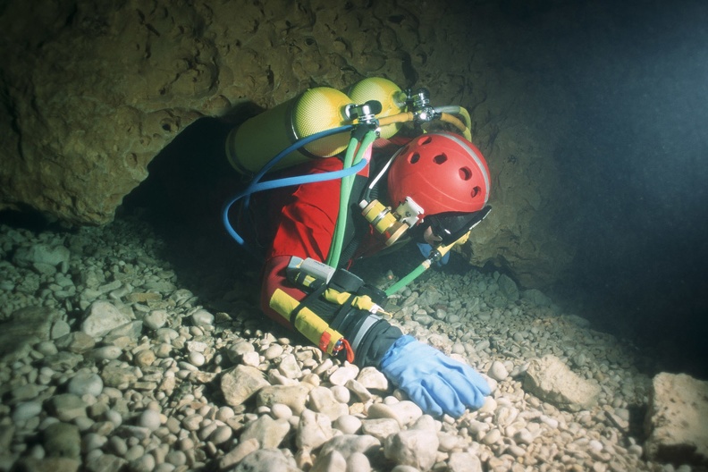 Entrée de la Source Bleue.jpg